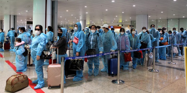 Tạm dừng bay quốc tế đưa khách vào Việt Nam, chờ quy chuẩn cách ly (Ảnh minh họa)