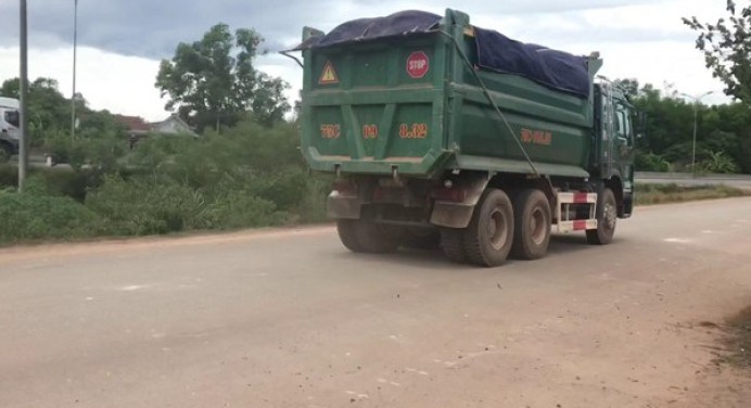 Tái diễn tình trạng xe chở quá tải tại nhiều địa phương