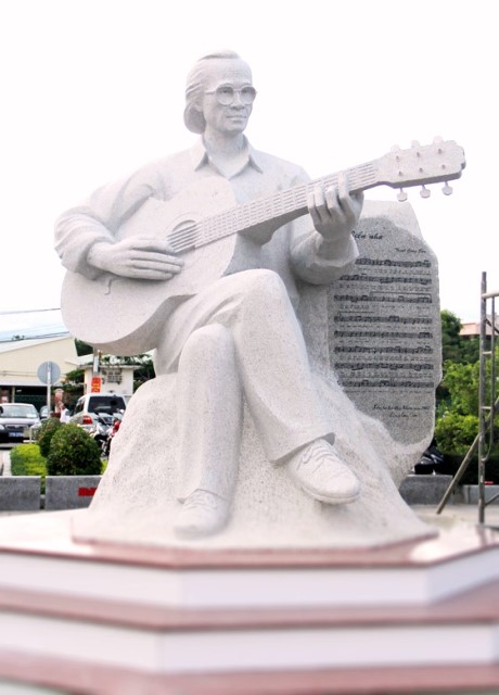 Bình Định: Khánh thành tượng nghệ thuật nhạc sĩ Trịnh Công Sơn