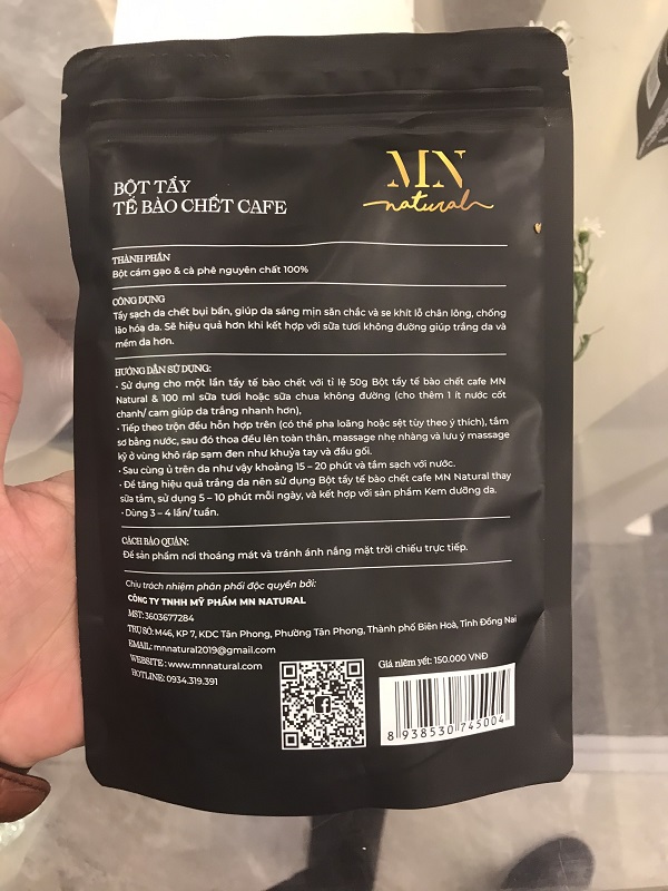 Trên sản phẩm ghi thành phần bột cám gạo và cà phê nguyên chất 100%_ không ghi ngày sản xuất và hạn sử dụng_ không có số lô sản xuất… Trên sản phẩm ghi thành phần bột cám gạo và cà phê nguyên chất 100%_ không ghi ngày sản xuất và hạn sử dụng_ không có số lô sản xuất…