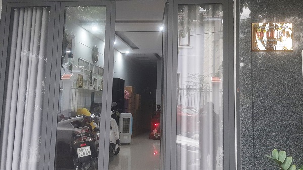 nhiều kiện hàng sản phẩm có trong trụ sở của Công ty TNHH Mỹ phẩm MN Natural nhiều kiện hàng sản phẩm có trong trụ sở của Công ty TNHH Mỹ phẩm MN Natural