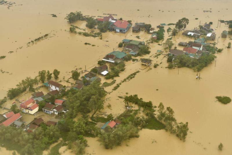 Nhiều vùng rộng lớn tại Thừa Thiên Huế vẫn đang ngập sâu (Ảnh: VGP/Nhật Bắc)