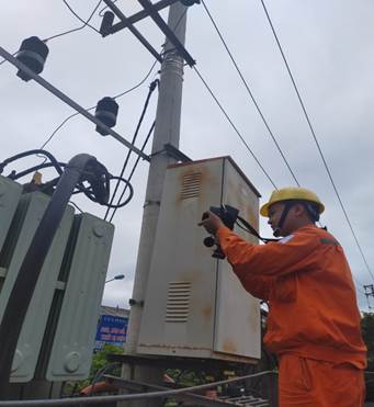 Điện lực Lộc Bình sử dụng hiệu quả camera nhiệt phục vụ công tác quản lý vận hành lưới điện