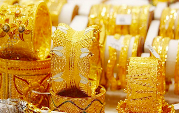 Giá vàng đảo chiều tăng trở lại do đồng USD suy giảm