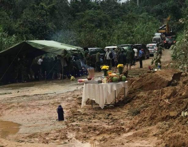 Thừa Thiên Huế: Huy động tổng lực, chạy đua thời gian cứu nạn ở Rào Trăng 3 trước đợt mưa lũ mới