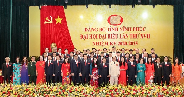 Ban Chấp hành Đảng bộ tỉnh khóa XVII ra mắt Đại hội