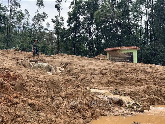 Đã tìm thấy 10 thi thể đưa về Bệnh viện Quân y Thừa Thiên Huế