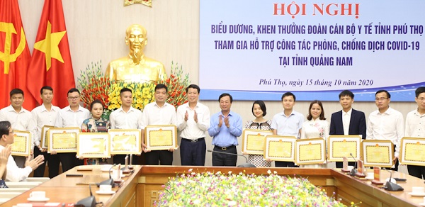 Phú Thọ: Biểu dương, khen thưởng đoàn cán bộ y tế hỗ trợ tỉnh Quảng Nam phòng, chống dịch COVID – 19