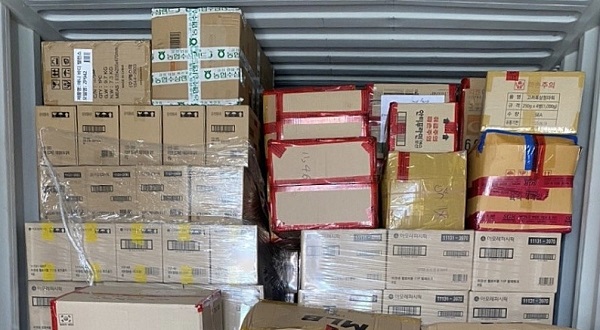 TP. HCM: Phát hiện lô hàng hiệu nhập lậu được ngụy trang trong container nhựa nhập khẩu