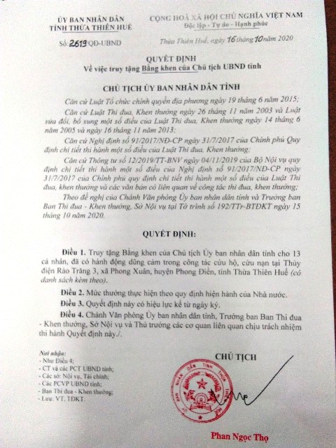 UBND tỉnh TT Huế cũng tặng bằng khen cho 13 liệt sĩ