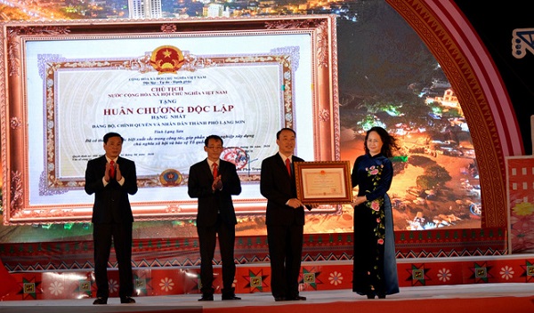TP. Lạng Sơn vinh dự đón nhận Huân chương Độc lập hạng Nhất