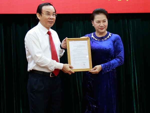 Ông Nguyễn Văn Nên nhận quyết định điều động của Bộ Chính trị vào ngày 11.10 vừa qua.