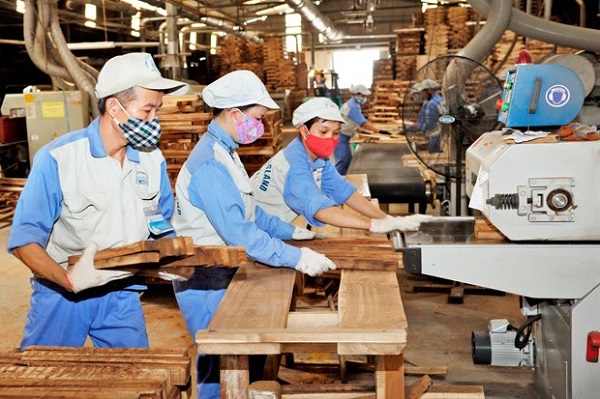 Cảnh báo rủi ro gian lận thương mại đối với mặt hàng đồ gỗ