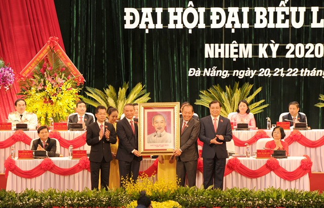Phó thủ tướng Trương Hoà Bình phát biểu tại Đại hội Đảng bộ thành phố Đà Nẵng lần thứ XXII.