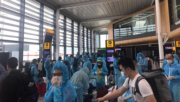 Đưa gần 280 công dân từ châu Âu về nước an toàn