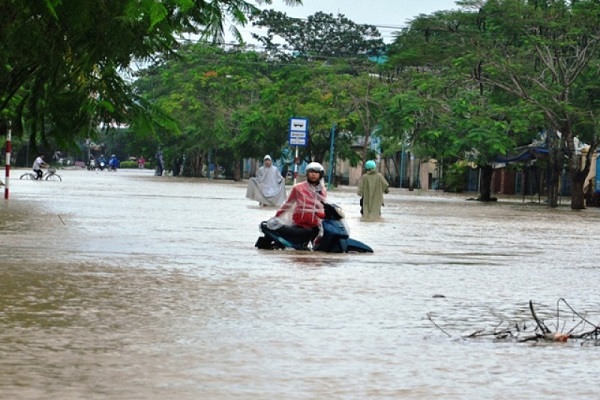 5 tỉnh miền Trung chịu thiệt hại nặng nề do mưa lũ sẽ được Chính phủ hỗ trợ 100 tỷ đồng cho mỗi địa phương