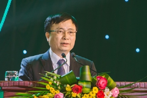 Phó Chủ tịch UBND tỉnh Bùi Đình Long đề nghị Bệnh viện ĐKTP Vinh sẽ phát huy hơn nữa những thành tựu đã đạt được