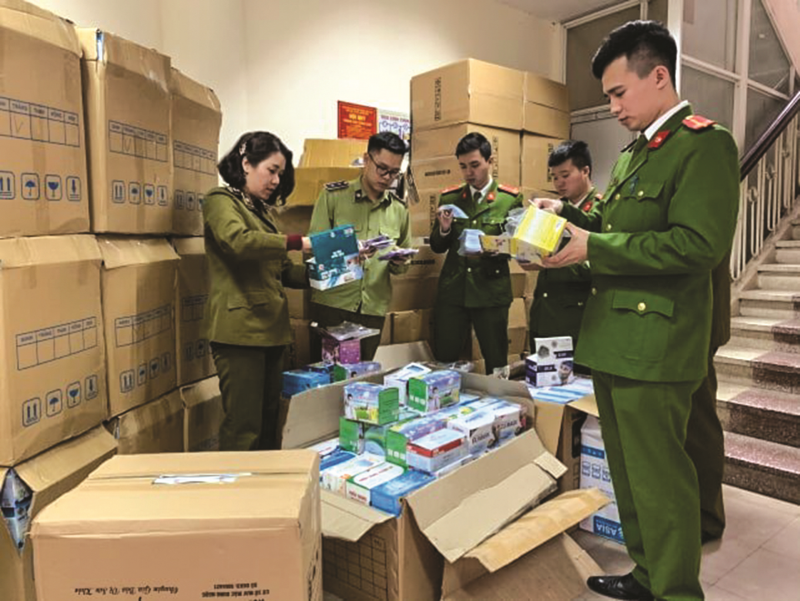 Xem xét sửa đổi, bổ sung một số quy định về hoạt động công vụ của lực lượng Quản lý thị trường