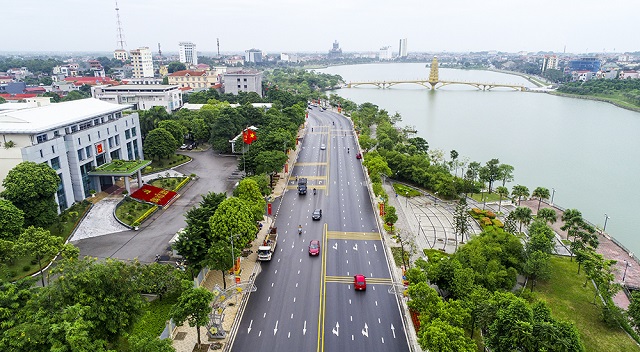 trong nhiệm kỳ 2015 - 2020; xây dựng Phú Thọ là tỉnh phát triển hàng đầu của vùng Trung du và miền núi phía Bắc