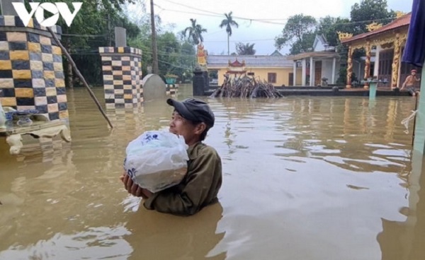 Bộ Y tế yêu cầu các bệnh viện công lập quản lý chất thải y tế trong mùa bão lũ