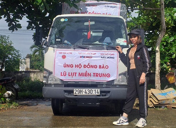 Chị Vũ Thị Tâm, nữ lái xe kiên cường cùng đoàn vượt gần 600 km để vận chuyển hàng về với người dân lũ lụt