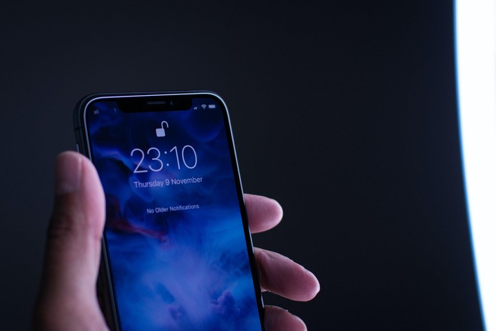 Điện thoại khóa theo nhà mạng sẽ bị cấm bán ở Anh từ tháng 12/2021