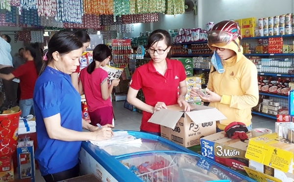 Yên Lạc (Vĩnh Phúc): Xử phạt 24 cơ sở sản xuất thực phẩm nhỏ lẻ không đảm bảo vệ sinh an toàn thực phẩm