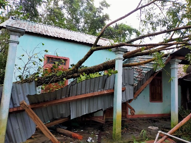 Chính phủ hỗ trợ tỉnh Thừa Thiên Huế 2.000 tấn gạo và 100 tỉ đồng cứu trợ bão lụt