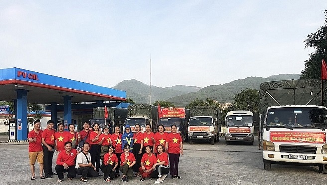 PVOIL hỗ trợ dầu xăng xe cứu trợ đồng bào lũ lụt miền Trung