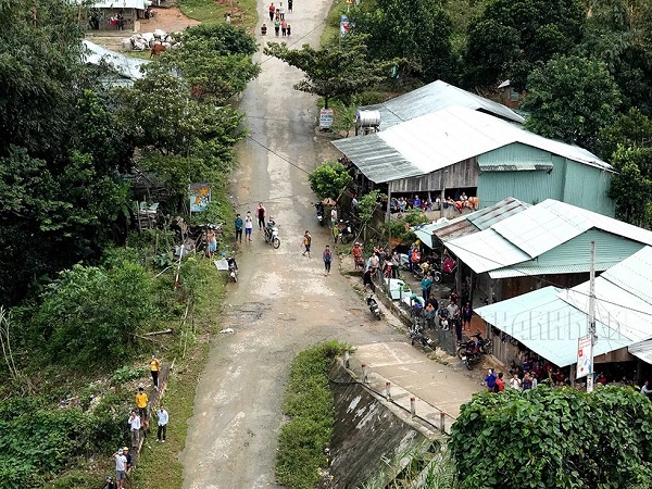 Bốn chuyến bay chở hàng sẵn sàng tiếp tế vào hai xã bị cô lập tại Quảng Nam