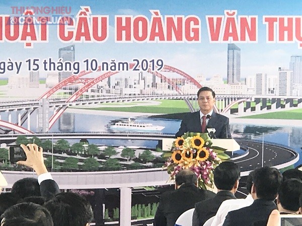 Đồng chí Nguyễn Văn Tùng phát biểu tại lễ thông xe kỹ thuật cầu Hoàng Văn Thụ