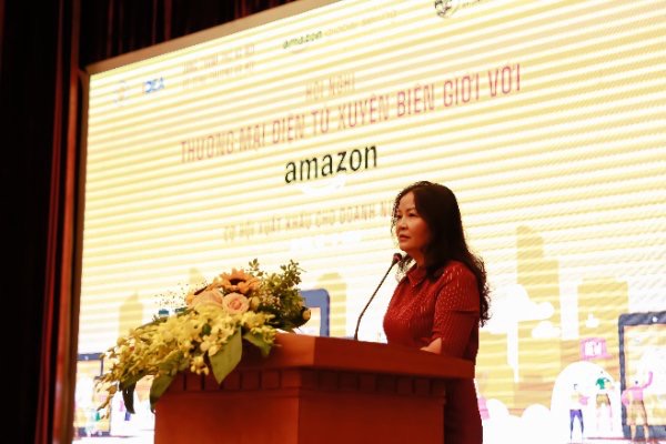 Bà Trần Phương Lan, Phó Giám đốc Sở Công thương Hà Nội phát biểu tại sự kiện