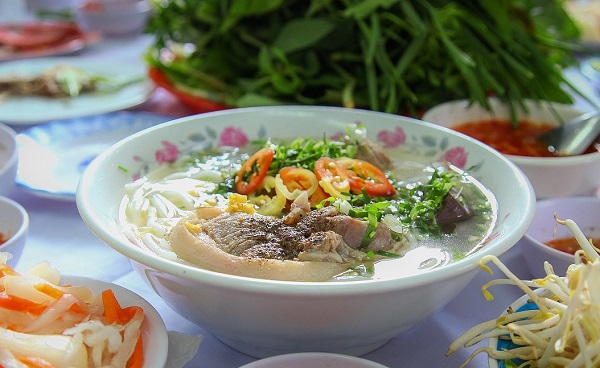 Xách ba lô lên và “ăn cả Tây Ninh” thôi