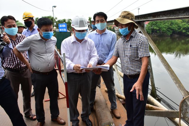 Chủ tịch UBND tỉnh TT Huế Phan Ngọc Thọ về kiểm tra công trình tu sửa cầu Phú Lưu
