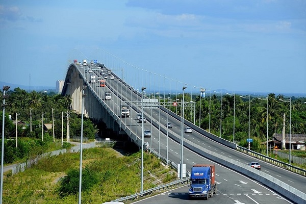 Cầu Long Thành trên tuyến cao tốc TPHCM - Long Thành - Dầu Giây