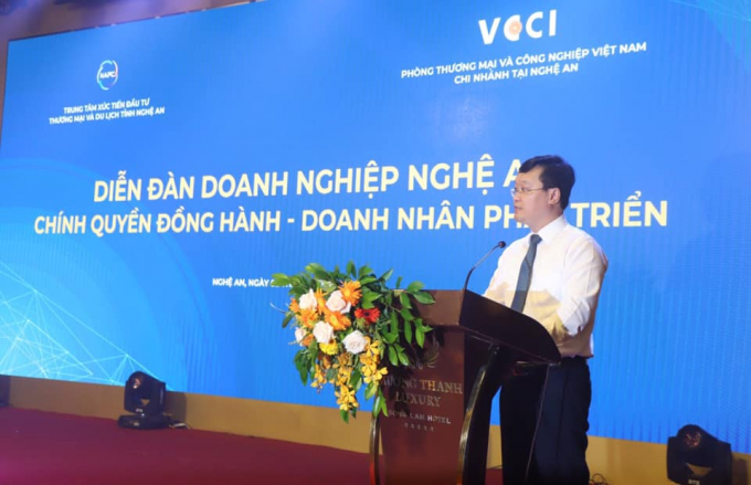 Ông Nguyễn Đức Trung, Chủ tịch UBND tỉnh Nghệ An phát biểu tại Diễn đàn Doanh nghiệp Nghệ An