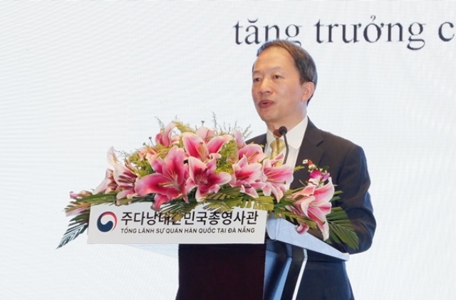 Tổng lãnh sự Hàn Quốc tại Đà Nẵng Ahn Min Sik phát biểu tại lễ khai trương Tổng lãnh sự quán