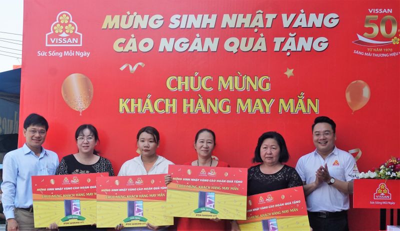 Vissan trao 4 giải Nhất cho khách hàng trúng thưởng chương trình “Mừng sinh nhật Vàng, cào ngàn quà tặng”