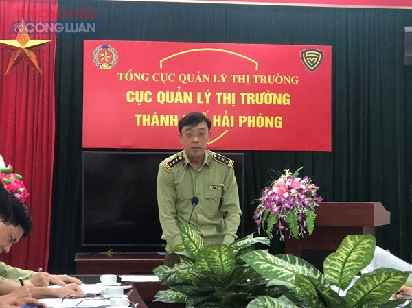 Đồng chí Trần Thành Vin, Cục trưởng Cục QLTT Hải Phòng phát biểu tại Hội nghị giao ban tháng 10, triển khai thực hiện nhiệm vụ các tháng cuối năm năm 2020 Cục QLTT Hải Phòng