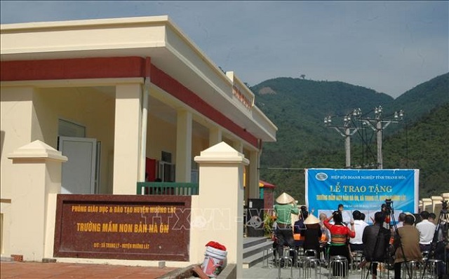 Lễ bàn giao công trình trường Mầm non thuộc Khu tái định cư bản Nà Ón, xã Trung Lý, huyện Mường Lát, tỉnh Thanh Hóa.