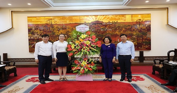 Tổng Giám đốc EVNNPC Đỗ Nguyệt Ánh chúc mừng tỉnh Bắc Ninh tổ chức thành công Đại hội Đảng bộ tỉnh lần thứ XX.