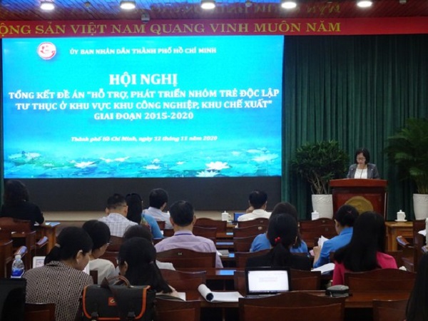 Bà Lý Thị Sương, Phó Trưởng phòng Giáo dục mầm non, Sở GD-ĐT TPHCM báo cáo tại hội nghị
