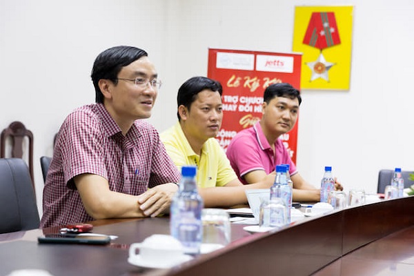 Thiếu tá Đỗ Văn Hào, Phó Trưởng Công an Cửa khẩu Cảng Hàng không Quốc Tế Tân Sơn Nhất chia sẻ về việc nâng cao sức khoẻ đối với các chiến sĩ.