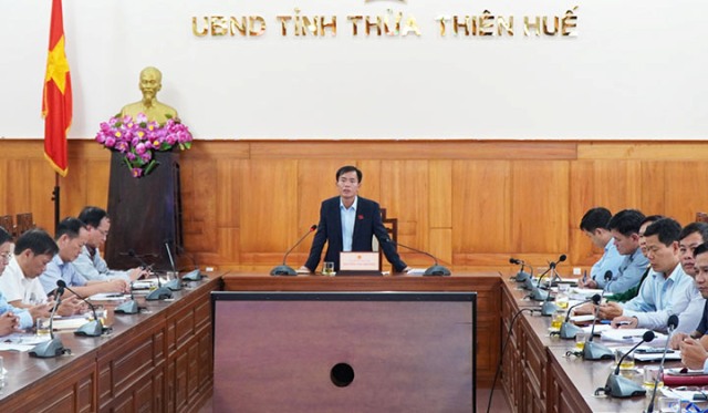 Phó chủ tịch UBND tỉnh TT Huế Nguyễn Văn Phương đang họp bàn PCLB