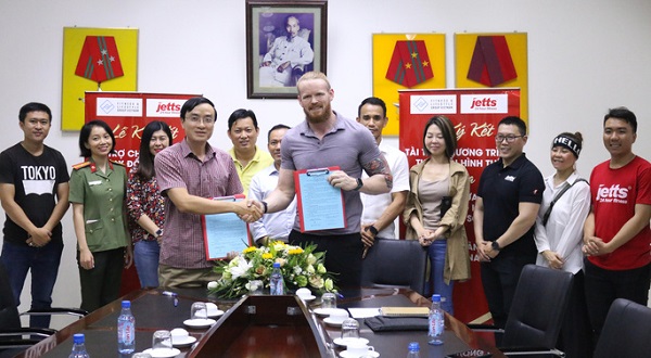 TPHCM: FLG Việt Nam kí biên bản tài trợ với công an cửa khẩu Tân Sơn Nhất quyết tâm có hình thể đẹp sau 90 ngày