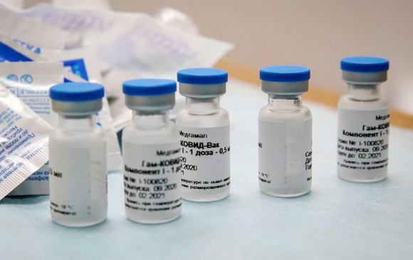 Vaccine Sputnik V phòng Covid-19 đầu tiên của Nga sẽ được chuyển đến Hungary