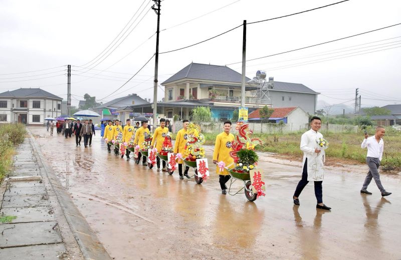 Gia đình nhà trai ở Thái Nguyên dùng xe rùa làm phương tiện đi ăn hỏi