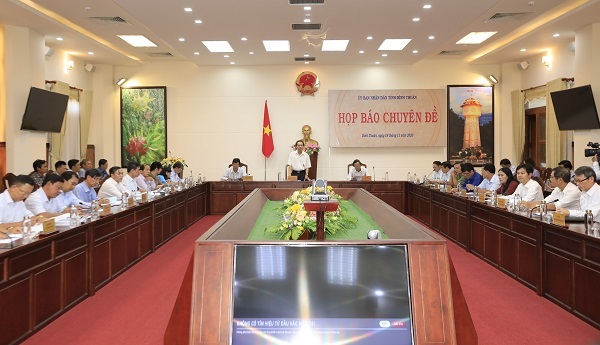 Chiều 18/11, UBND tỉnh Bình Thuận tổ chức buổi họp báo thông tin liên quan đến một số dự án đầu tư trên địa bàn tỉnh.