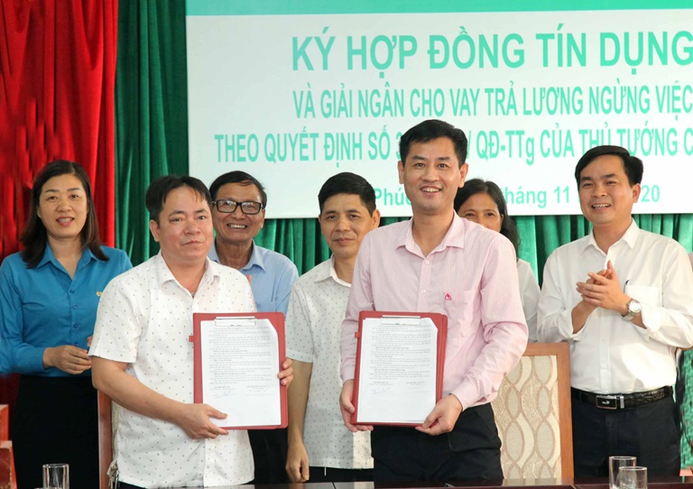 Giải ngân cho vay trả lương ngừng việc