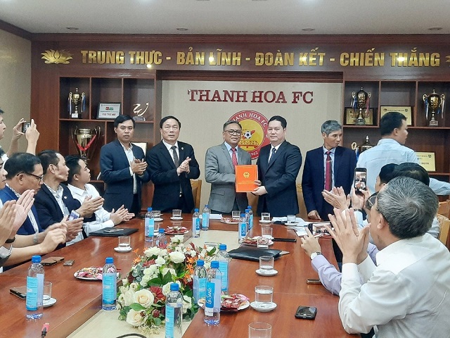 Tập đoàn Bất động sản Đông Á đã nhận bàn giao Câu lạc bộ (CLB) bóng đá Thanh Hóa từ Sở Văn hóa, Thể thao và Du lịch , Liên đoàn Bóng đá Thanh Hóa